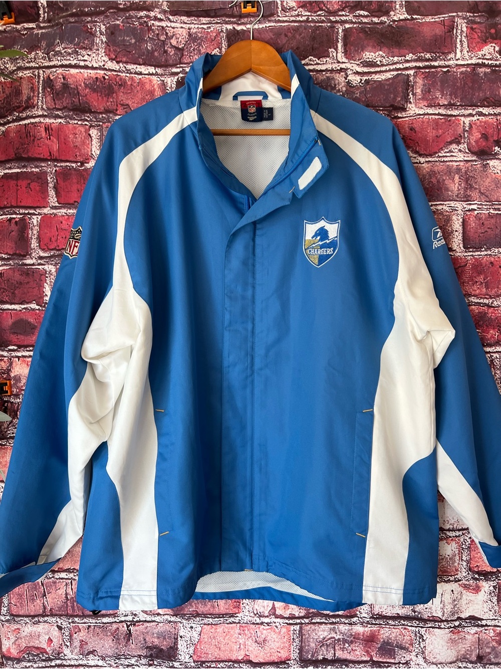 Vintage Reebok NFL Equipment San Diego Chargers Team Staff Windbreaker